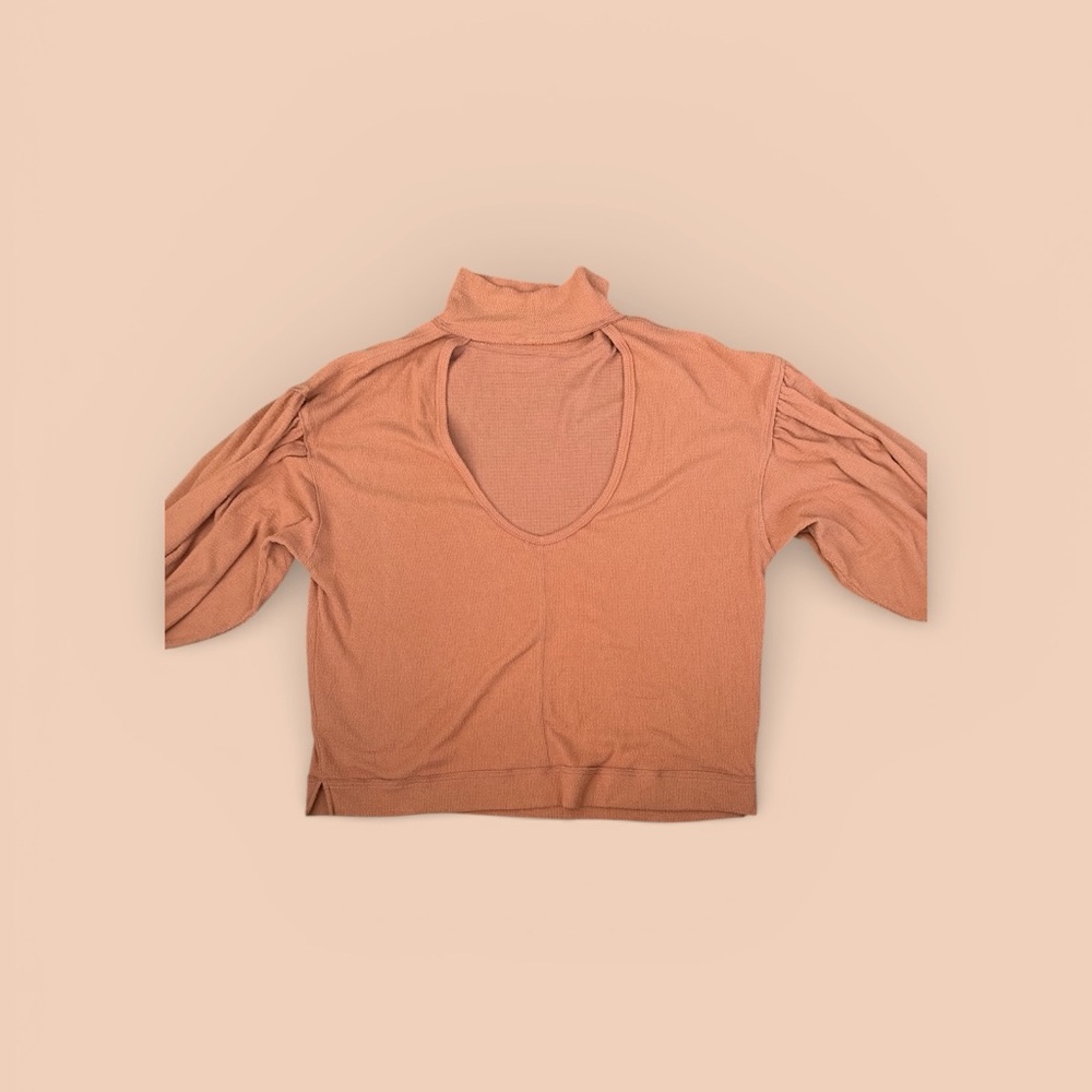 Free People women’s Lot of 2 oversized cutout back tops. - Picture 5 of 6